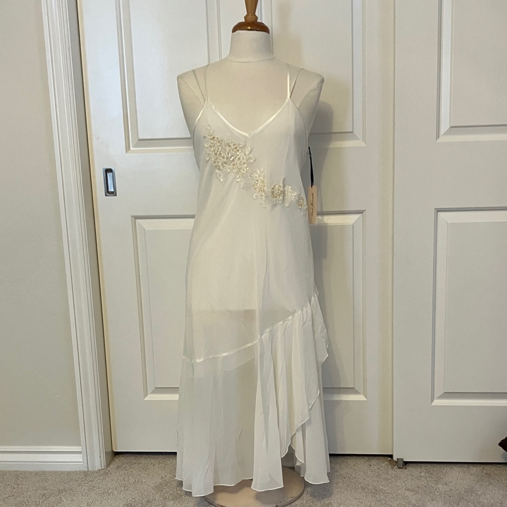 Linea Donatella Cream Asymmetrical Nightgown